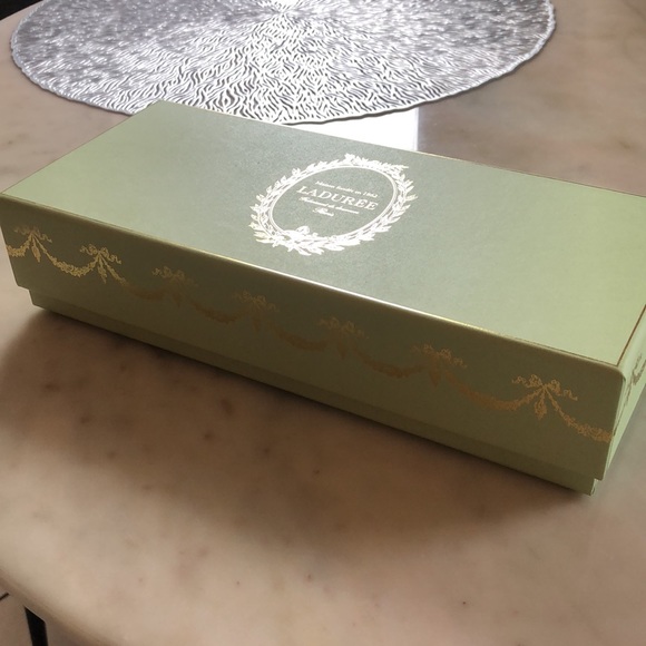 LADURÉE Box - Picture 3 of 6